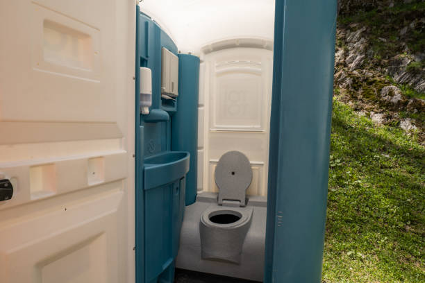 Portable Toilet Options We Offer in Apple Creek, OH